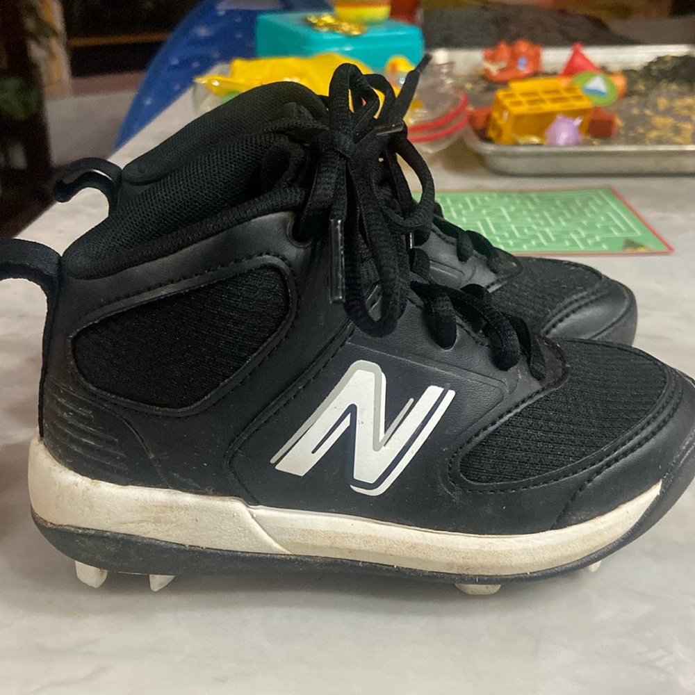 New balance kids cleats